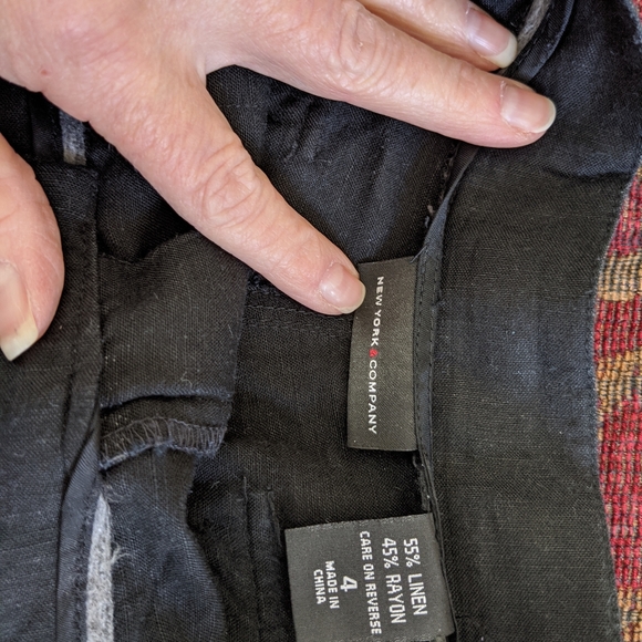 Linen Capris - Picture 3 of 3